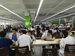 承包食堂需要注册什么公司？